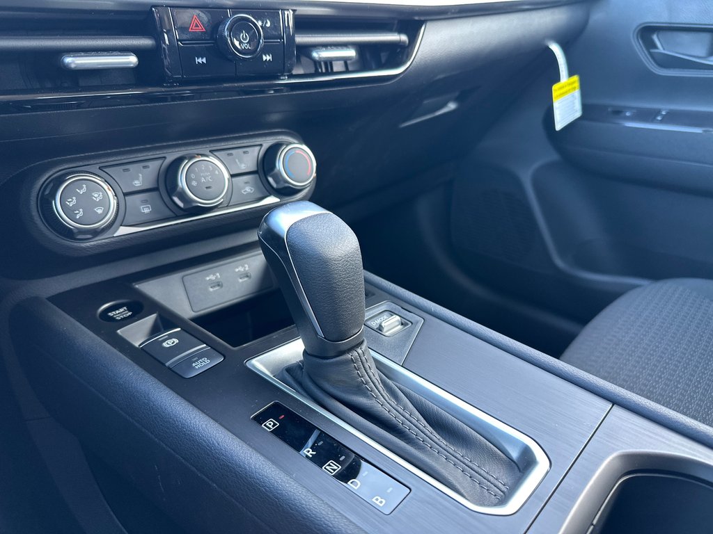 Nissan Kicks S FWD 2026 à Amos, Québec - 9 - w1024h768px