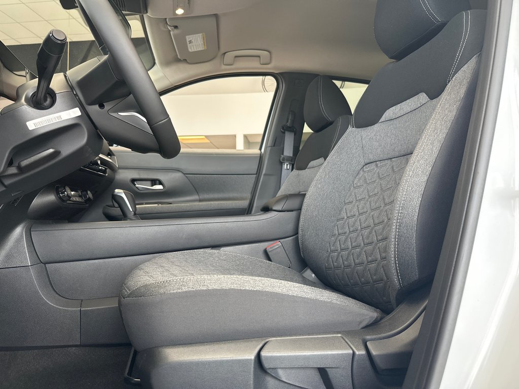 2026 Nissan Kicks SV FWD in Amos, Quebec - 7 - w1024h768px