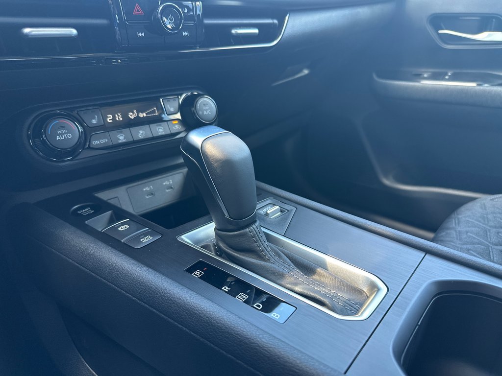 2026 Nissan Kicks SV AWD in Amos, Quebec - 9 - w1024h768px