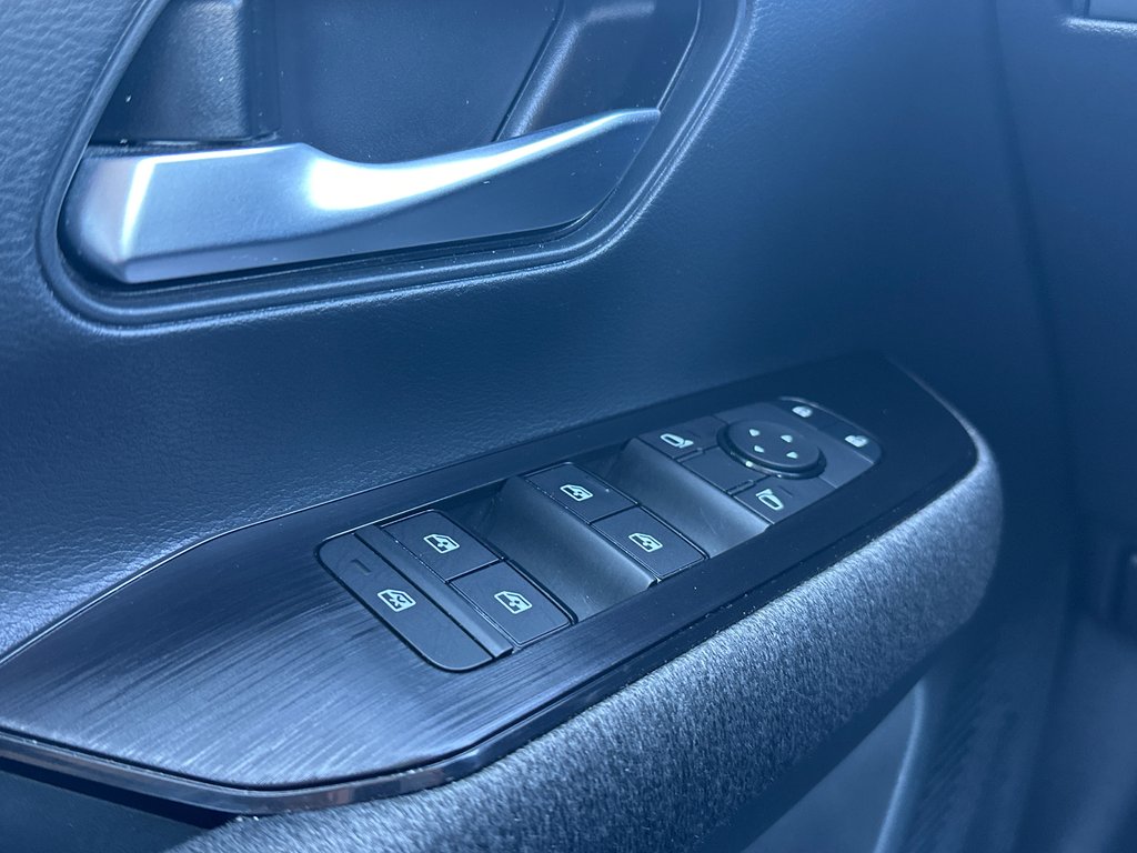 2026 Nissan Kicks SV AWD in Amos, Quebec - 18 - w1024h768px