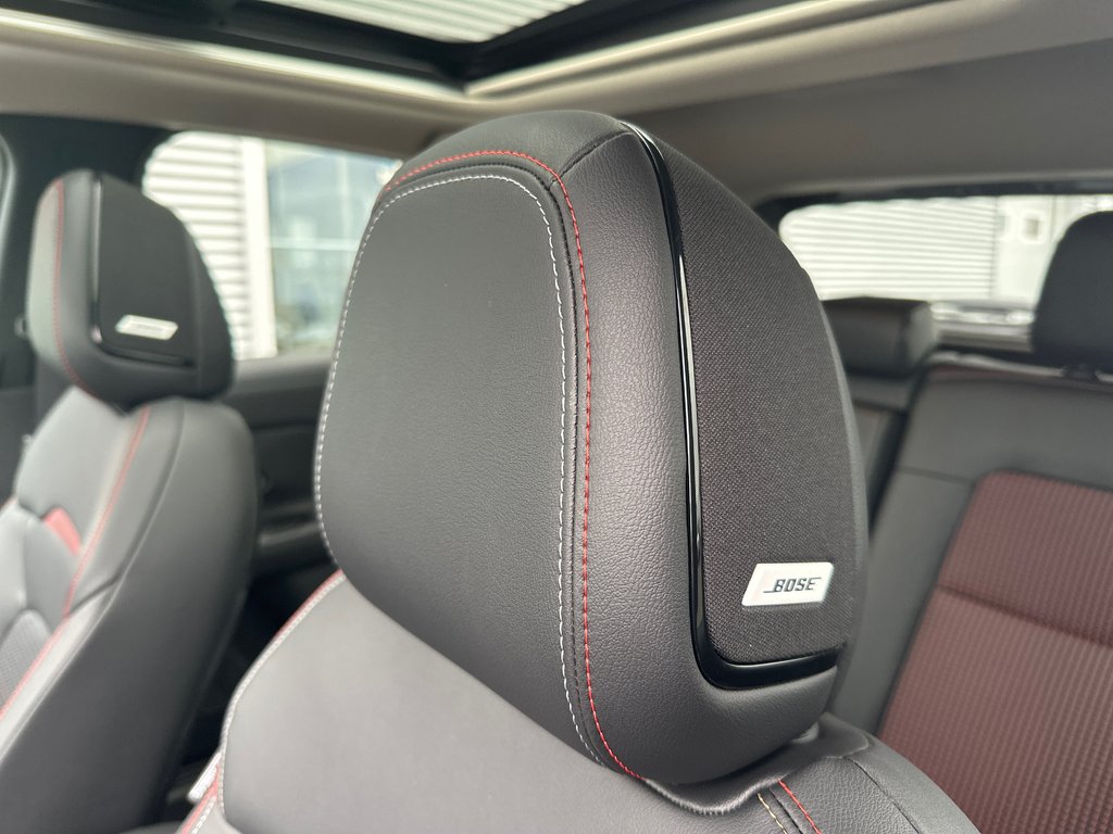 Nissan Kicks SR Premium AWD 2027 à Amos, Québec - 10 - w1024h768px
