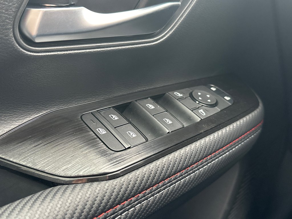 Nissan Kicks SR Premium AWD 2027 à Amos, Québec - 14 - w1024h768px
