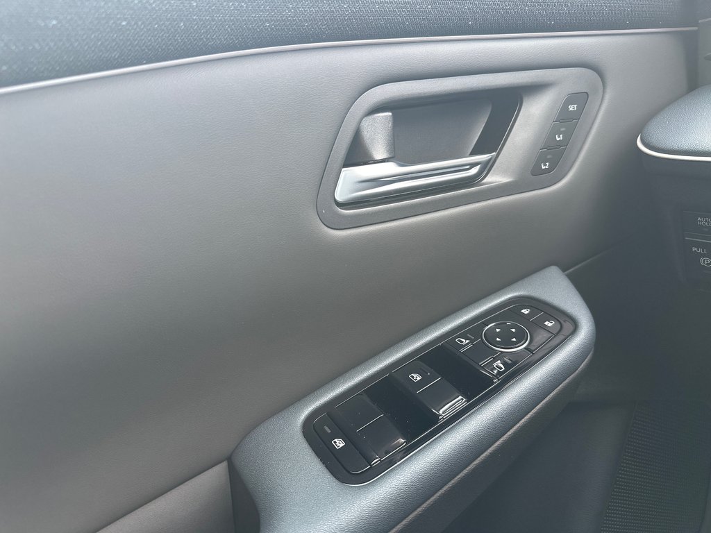 2026 Nissan LEAF Platinum Plus in Amos, Quebec - 11 - w1024h768px
