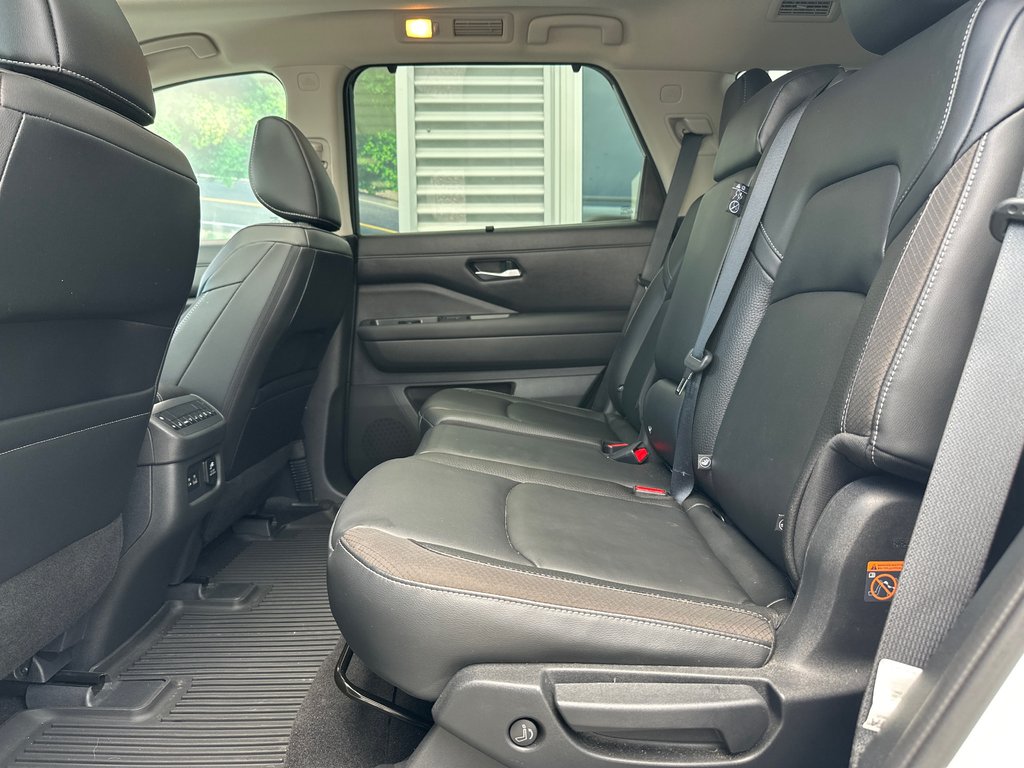 Nissan Pathfinder SL Privilège AWD 2023 à Amos, Québec - 20 - w1024h768px