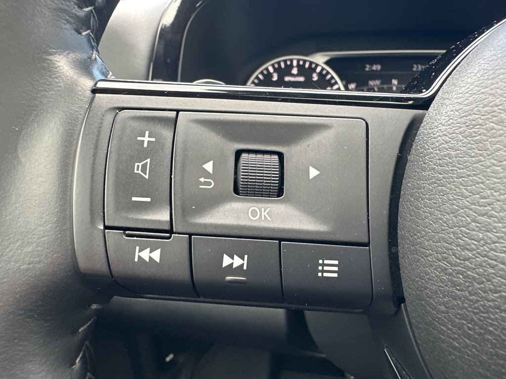 Nissan Pathfinder SL Privilège AWD 2023 à Amos, Québec - 16 - w1024h768px