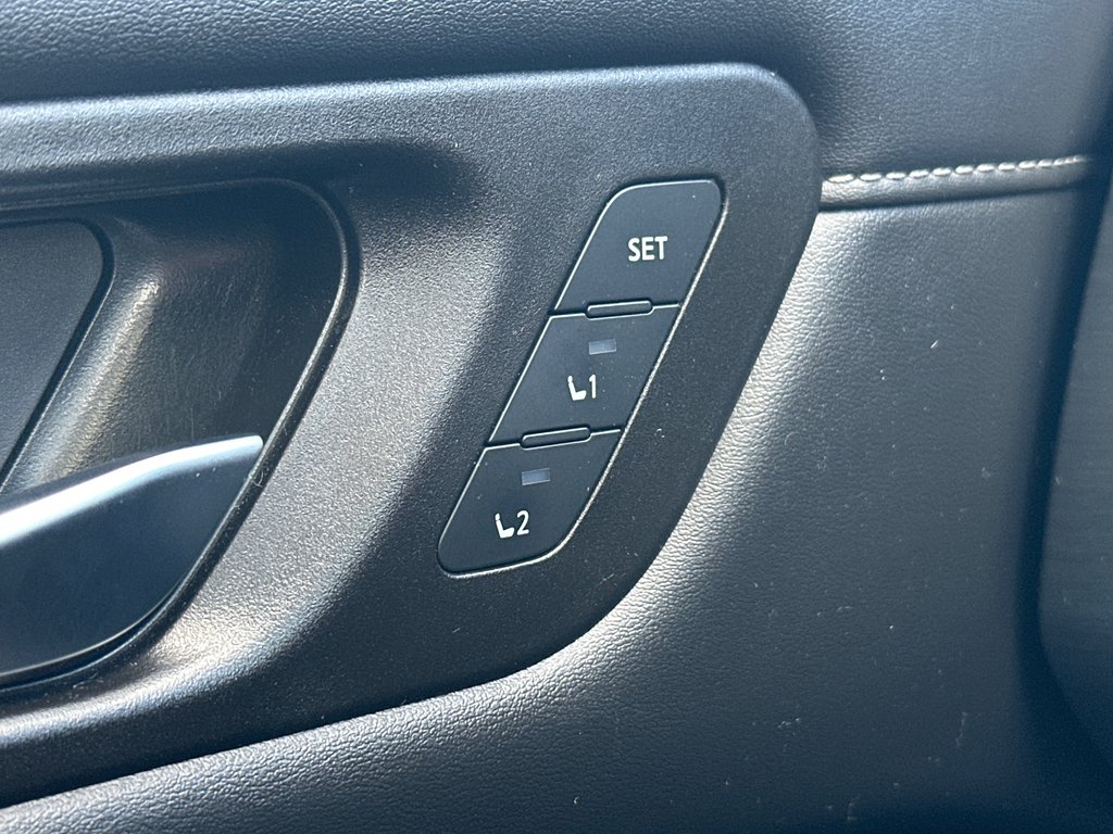 Nissan Pathfinder SL Privilège AWD 2023 à Amos, Québec - 19 - w1024h768px