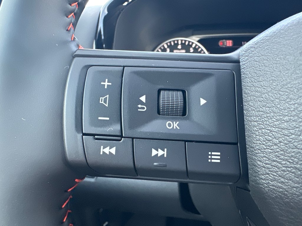 2026 Nissan Pathfinder Rock Creek in Amos, Quebec - 14 - w1024h768px