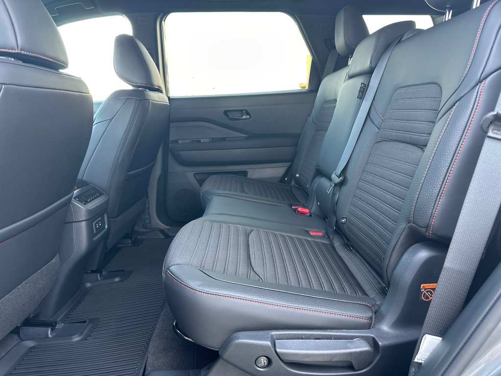 2026 Nissan Pathfinder Rock Creek in Amos, Quebec - 18 - w1024h768px