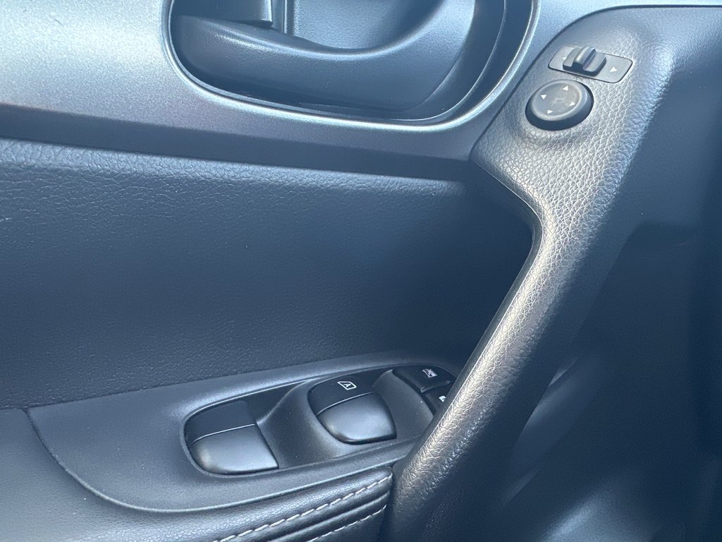 2020 Nissan Qashqai S AWD in Amos, Quebec - 16 - w1024h768px