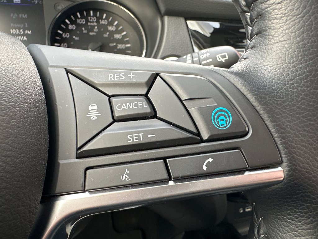 Nissan Qashqai SL AWD 2023 à Amos, Québec - 12 - w1024h768px