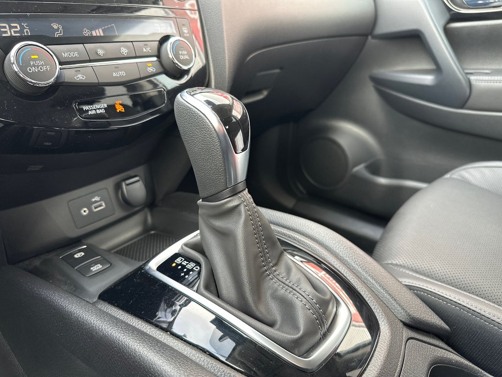 Nissan Qashqai SL AWD 2023 à Amos, Québec - 14 - w1024h768px
