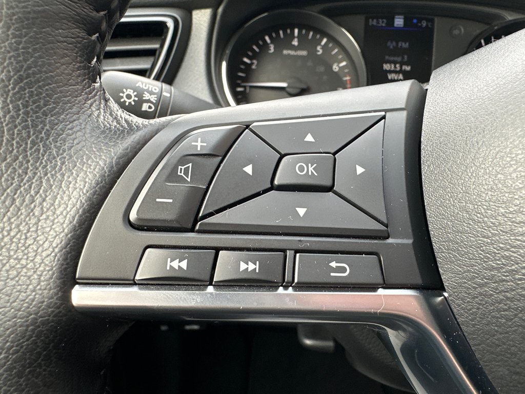 Nissan Qashqai SL AWD 2023 à Amos, Québec - 11 - w1024h768px