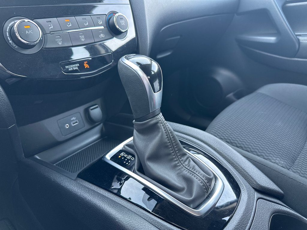 Nissan Qashqai S AWD 2023 à Amos, Québec - 11 - w1024h768px