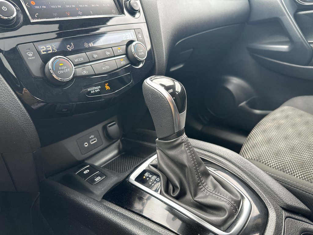 2023 Nissan Qashqai SV AWD in Amos, Quebec - 12 - w1024h768px