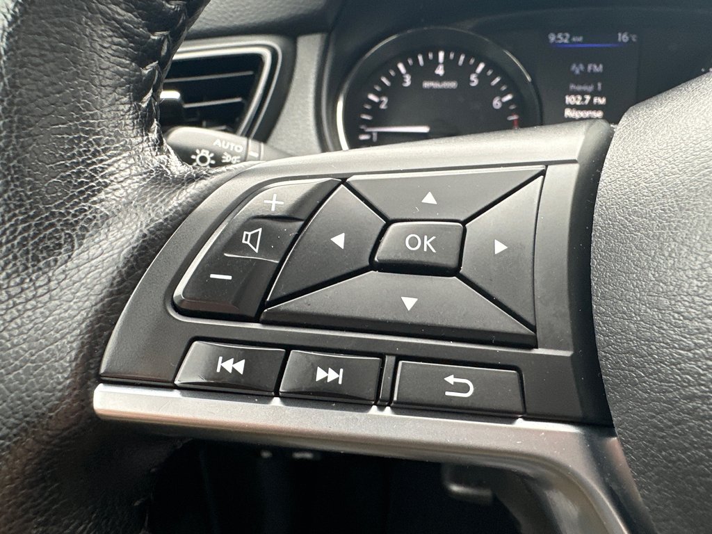 2023 Nissan Qashqai SV AWD in Amos, Quebec - 13 - w1024h768px