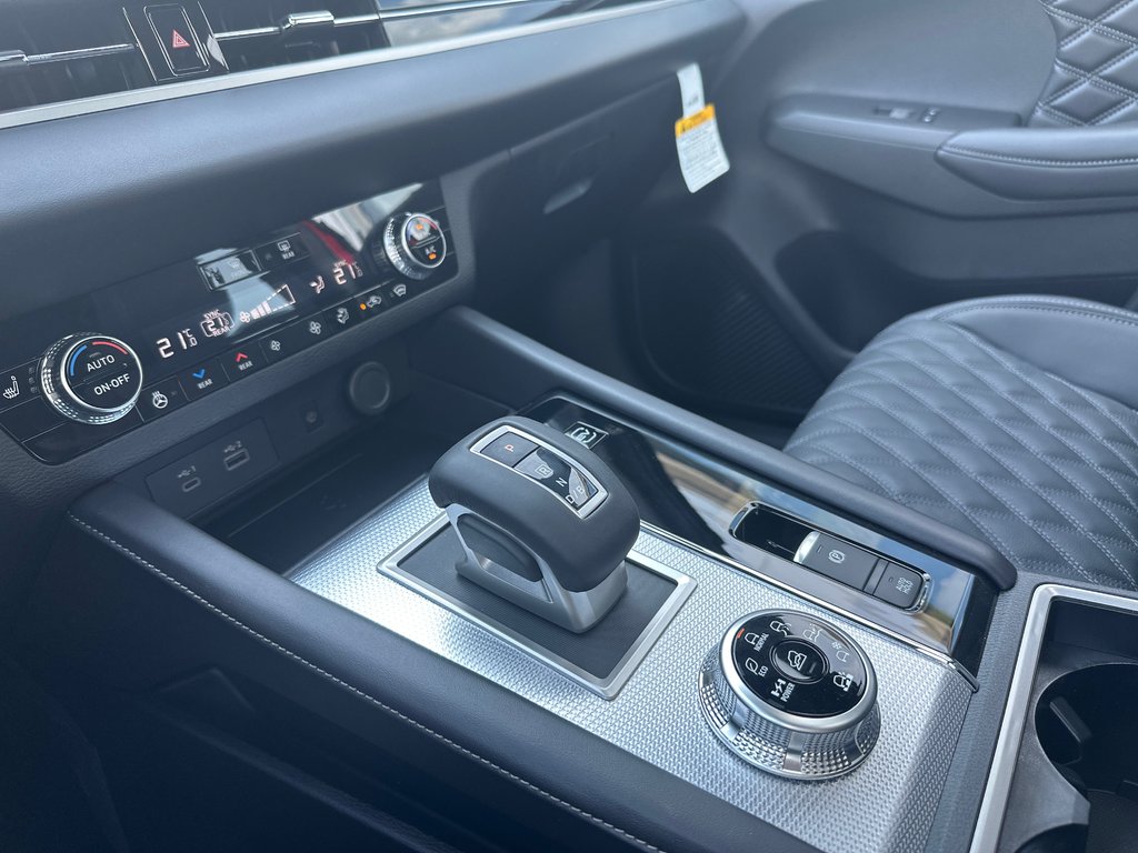 2026 Nissan Rogue Plug-in Hybrid Platinum in Amos, Quebec - 9 - w1024h768px