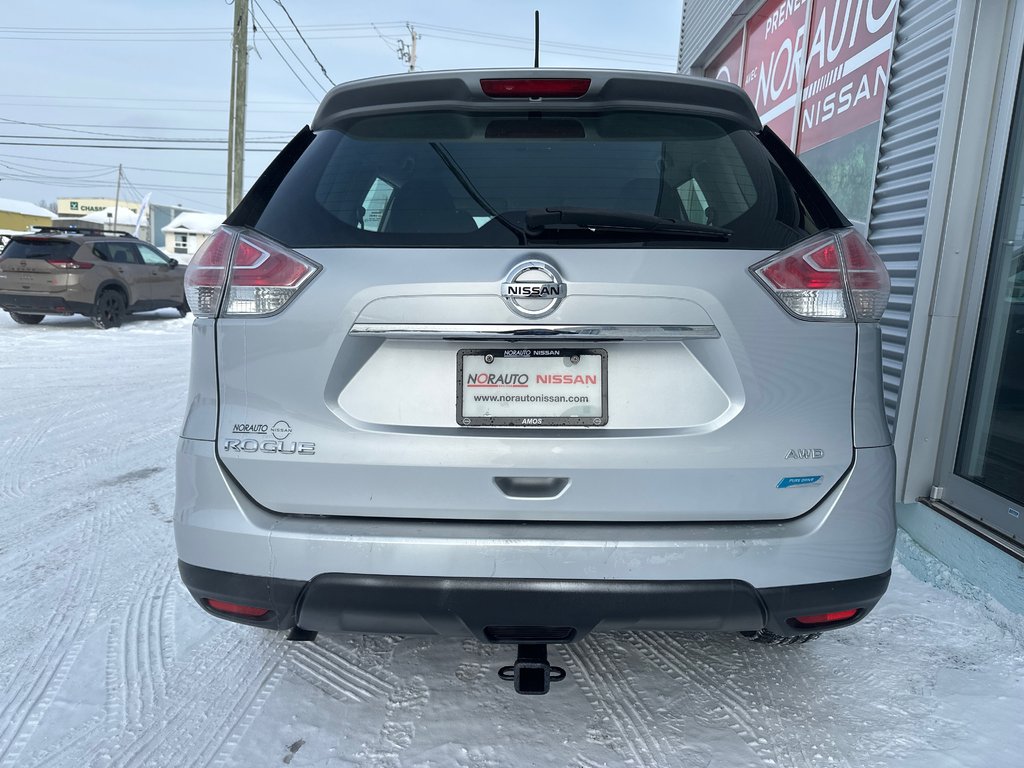 2015 Nissan Rogue S AWD in Amos, Quebec - 8 - w1024h768px