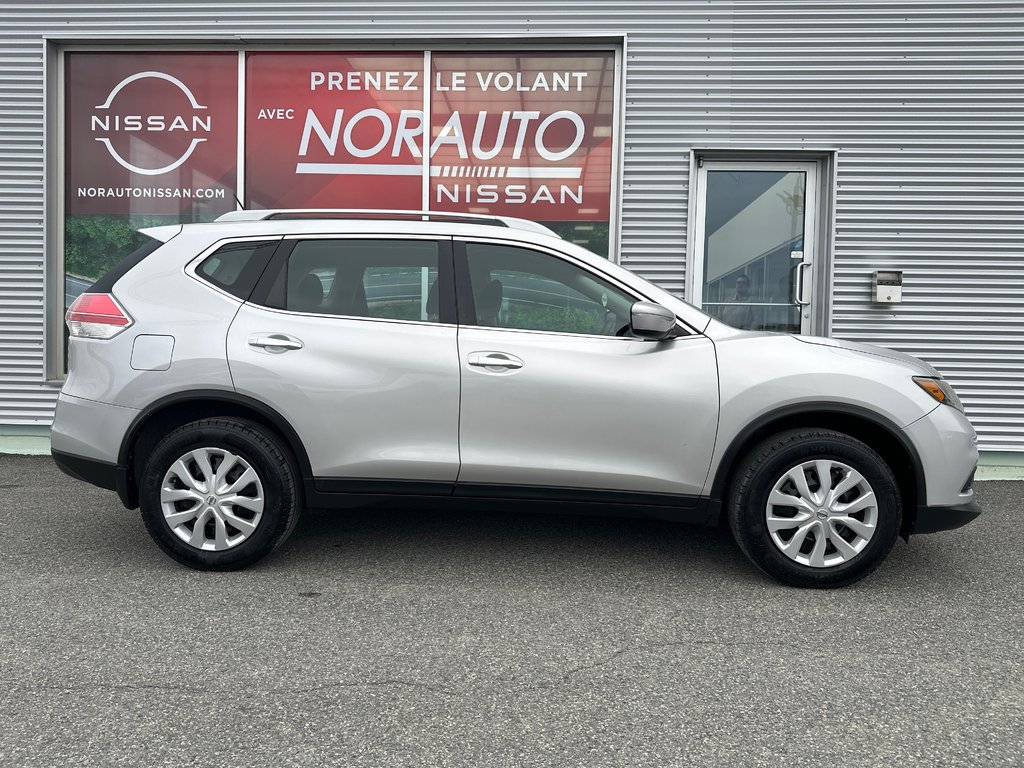 Nissan Rogue S AWD 2015 à Amos, Québec - 4 - w1024h768px
