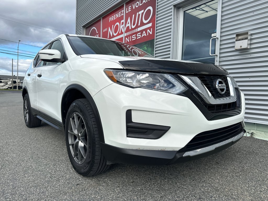 Nissan Rogue S AWD 2017 à Amos, Québec - 2 - w1024h768px
