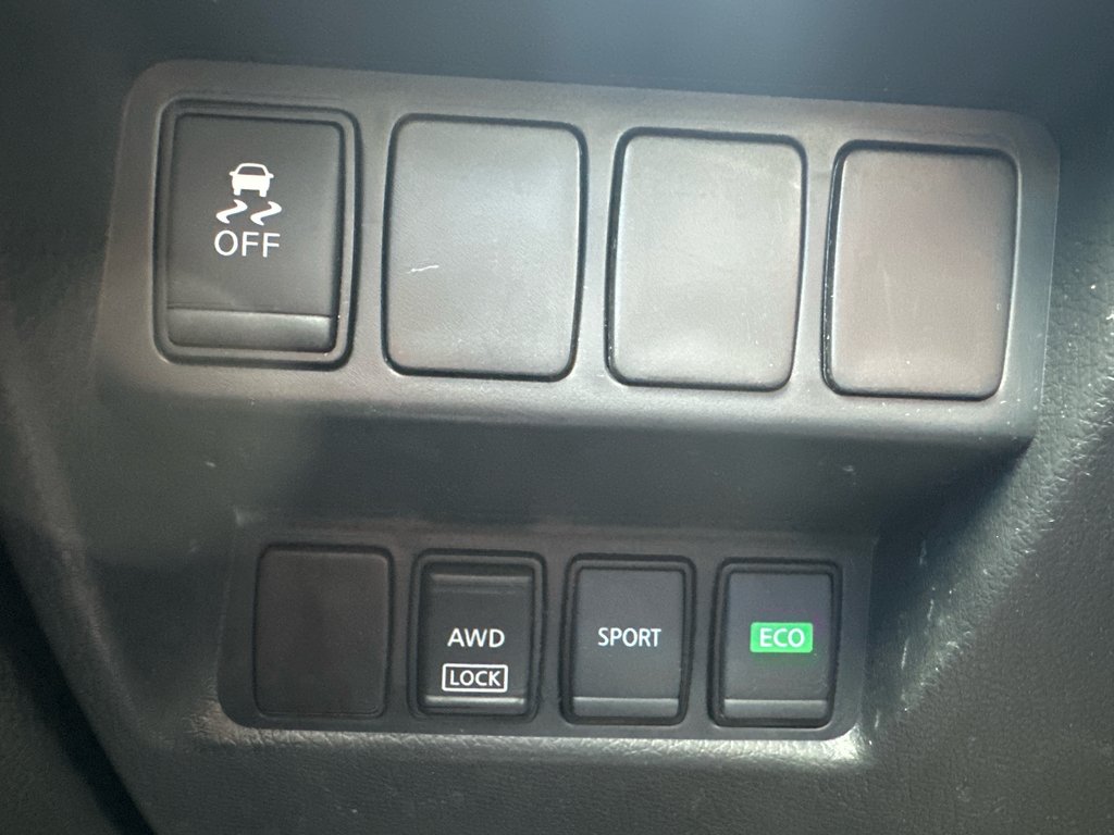 Nissan Rogue S AWD 2017 à Amos, Québec - 15 - w1024h768px