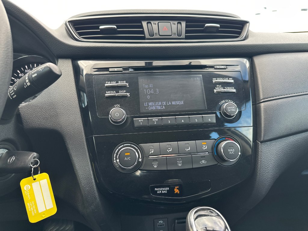 Nissan Rogue S AWD 2017 à Amos, Québec - 11 - w1024h768px