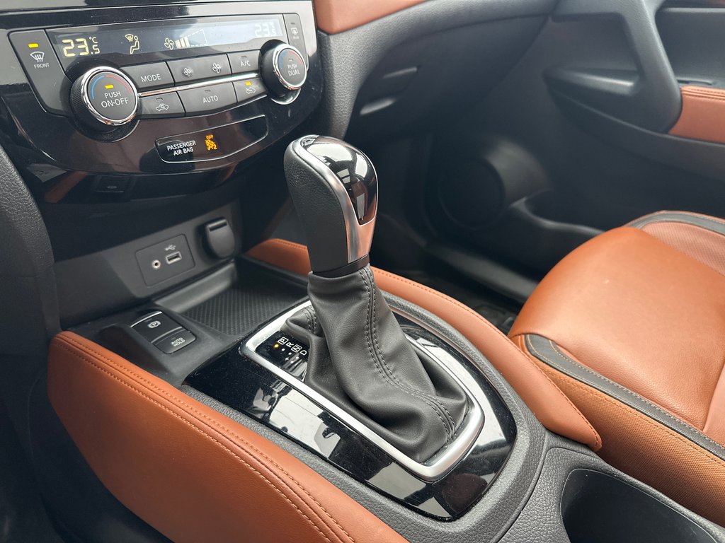 Nissan Rogue SL PLATINUM AWD 2020 à Amos, Québec - 13 - w1024h768px