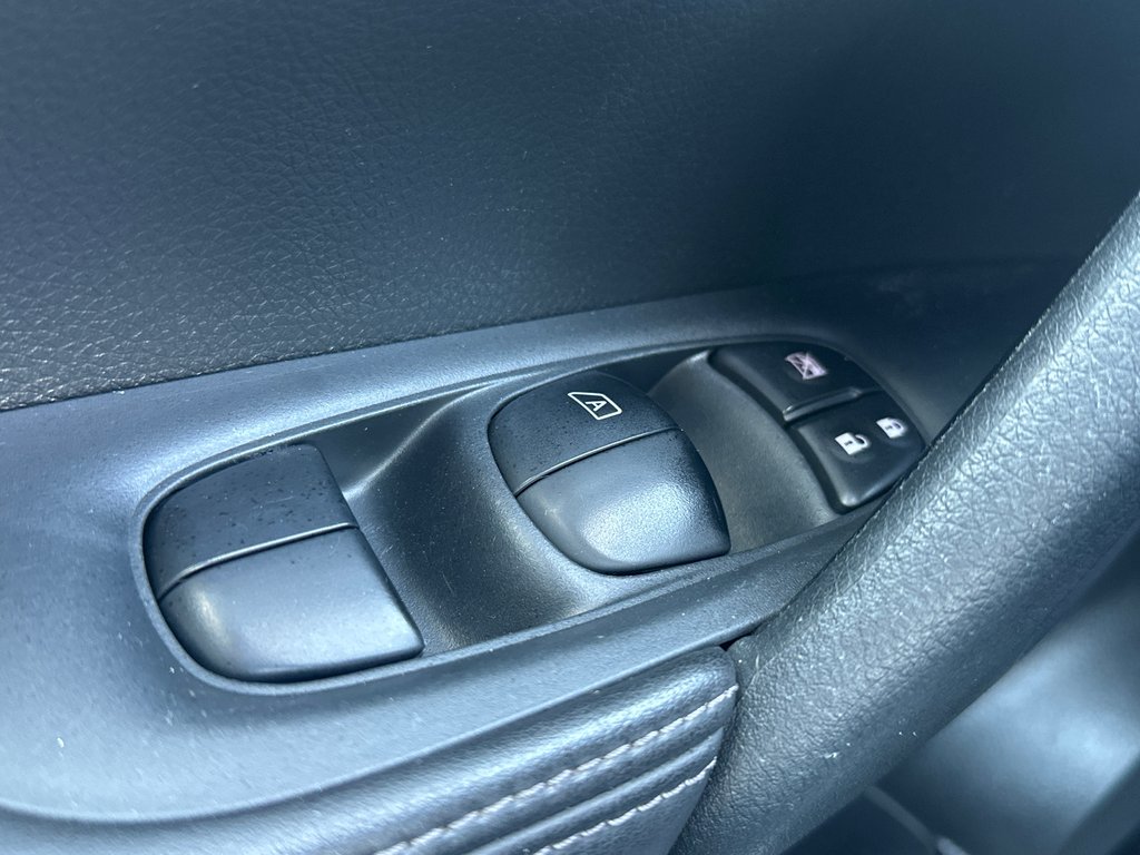 2020 Nissan Rogue Special Edition AWD in Amos, Quebec - 17 - w1024h768px