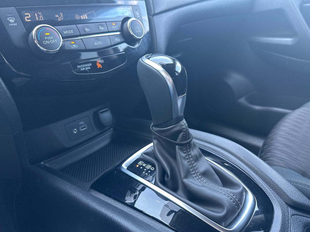 2020 Nissan Rogue Special Edition AWD in Amos, Quebec - 14 - w1024h768px