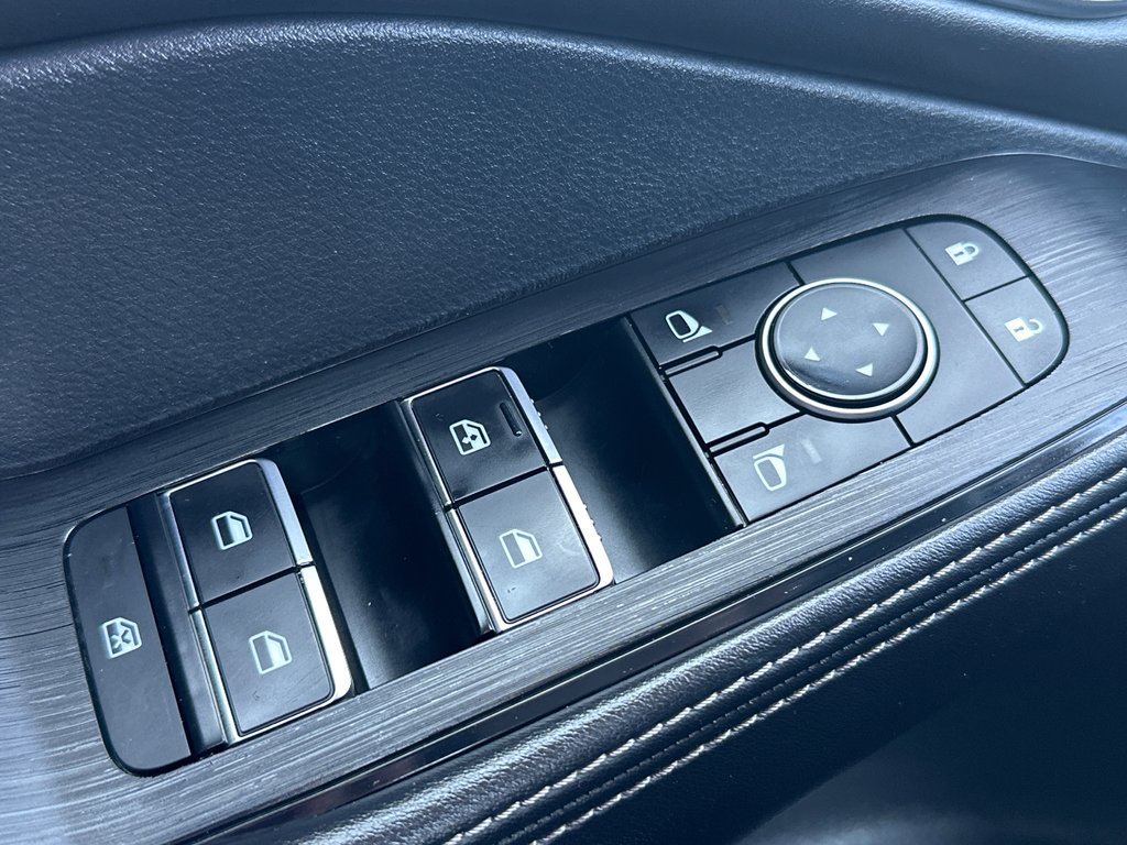Nissan Rogue Platinum AWD 2021 à Amos, Québec - 18 - w1024h768px