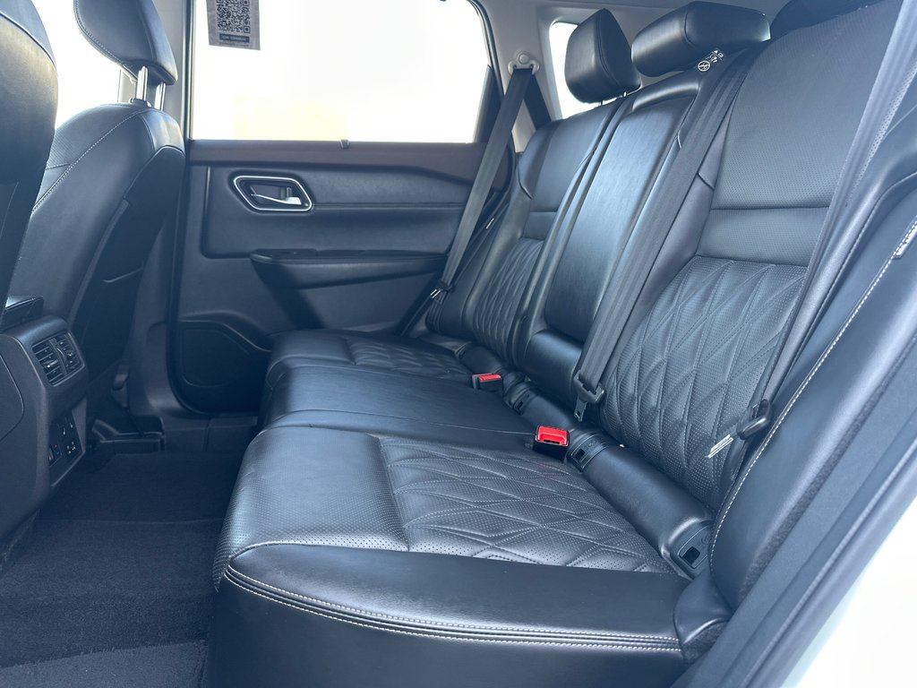 Nissan Rogue Platinum AWD 2021 à Amos, Québec - 20 - w1024h768px