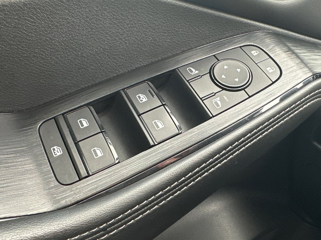 2021 Nissan Rogue SV PRIVILÈGE AWD in Amos, Quebec - 18 - w1024h768px