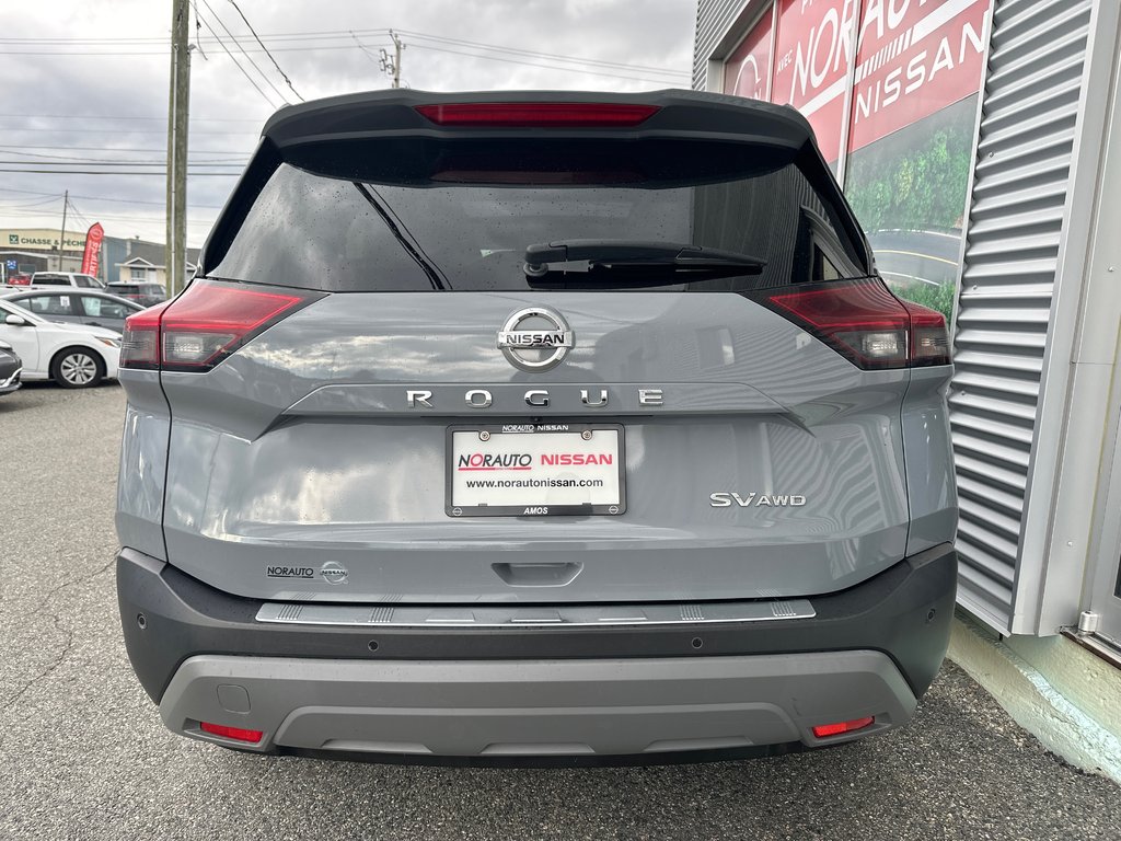 2021 Nissan Rogue SV PRIVILÈGE AWD in Amos, Quebec - 8 - w1024h768px