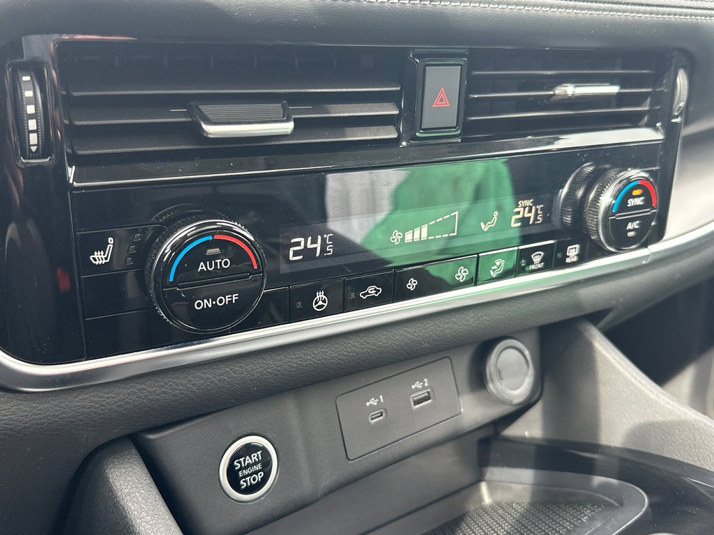 2021 Nissan Rogue SV PRIVILÈGE AWD in Amos, Quebec - 13 - w1024h768px