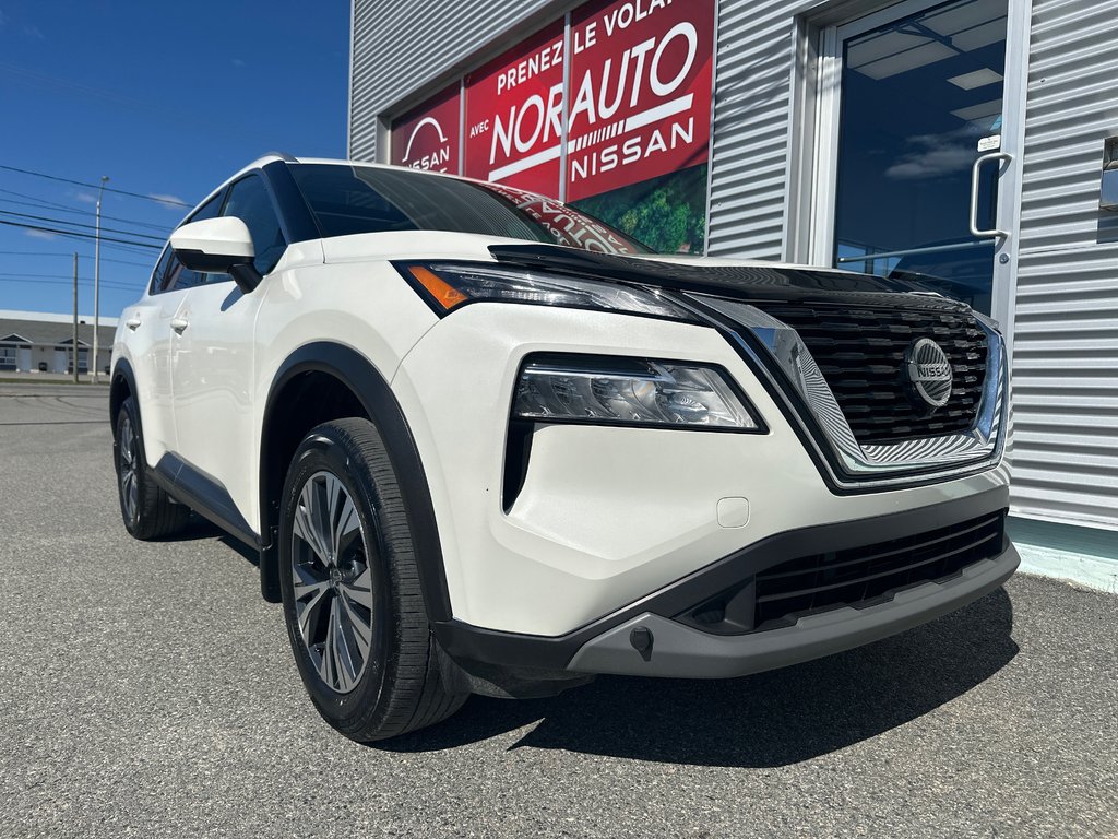 2021 Nissan Rogue SV in Amos, Quebec - 2 - w1024h768px