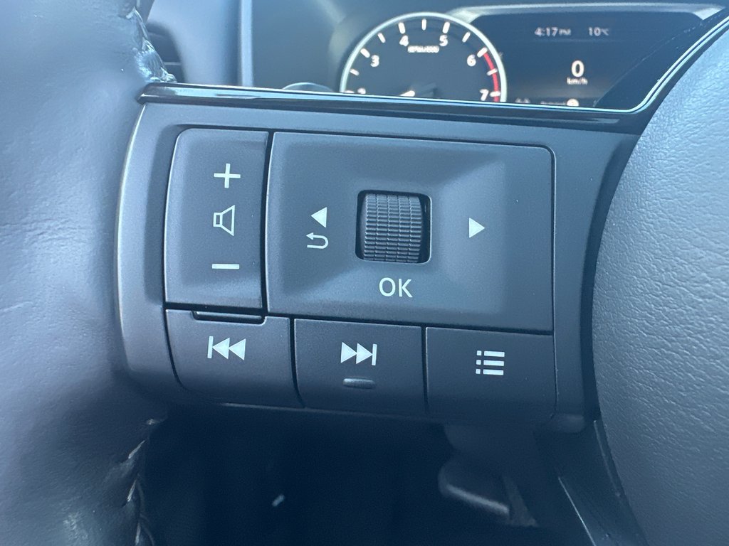 2021 Nissan Rogue SV in Amos, Quebec - 14 - w1024h768px
