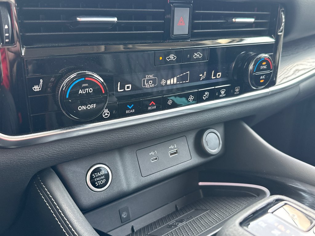 2022 Nissan Rogue Platinum AWD in Amos, Quebec - 15 - w1024h768px