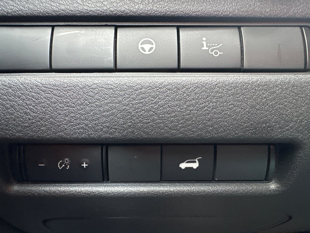 2022 Nissan Rogue Platinum AWD in Amos, Quebec - 18 - w1024h768px