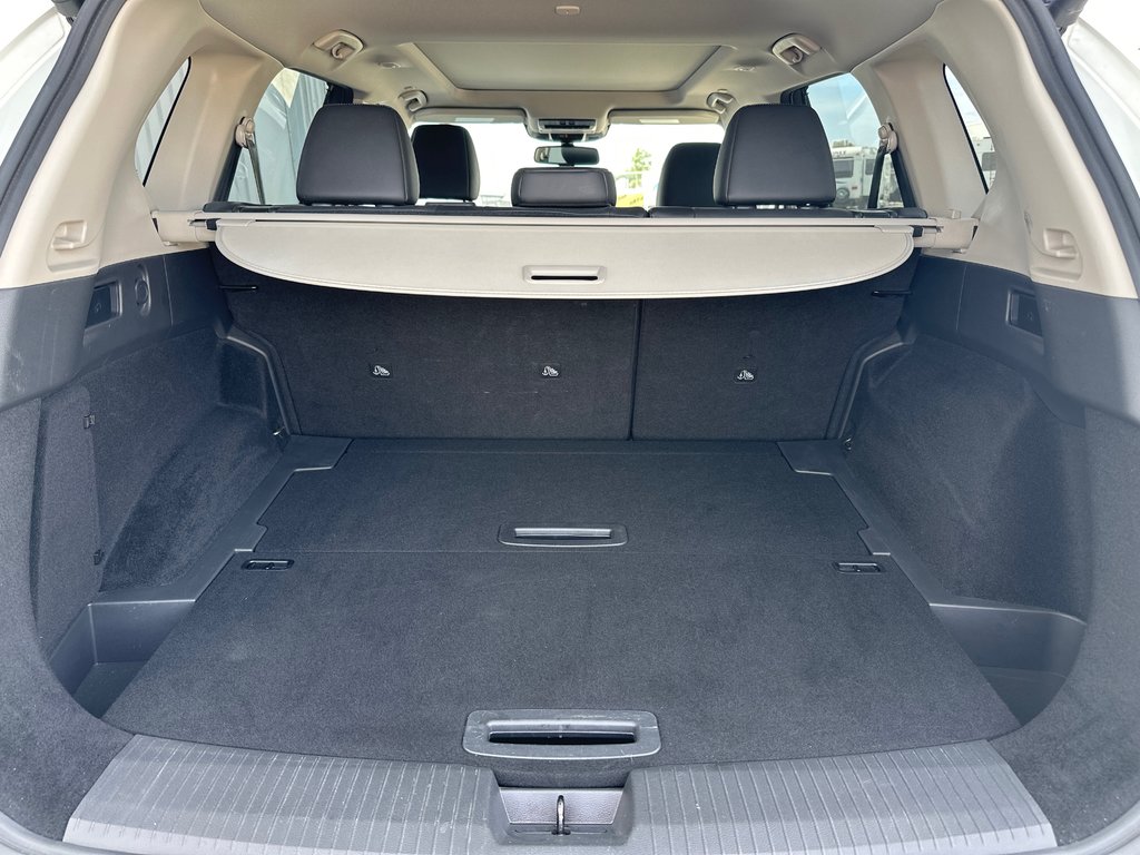 2022 Nissan Rogue Platinum AWD in Amos, Quebec - 20 - w1024h768px