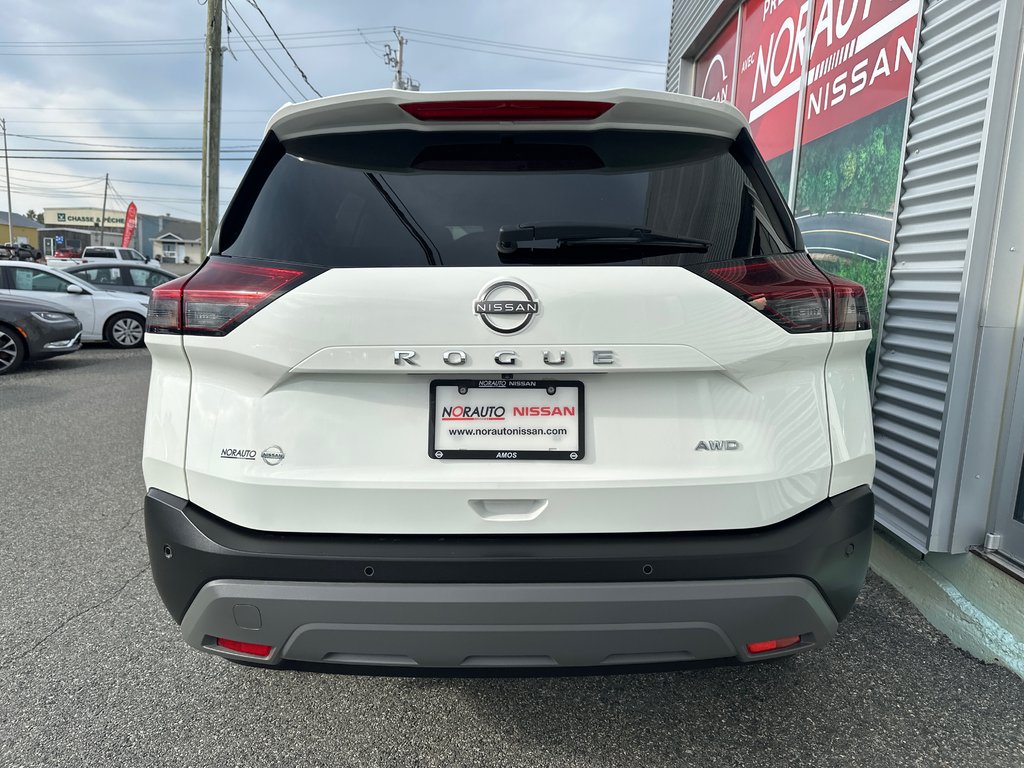 Nissan Rogue S AWD 2023 à Amos, Québec - 8 - w1024h768px