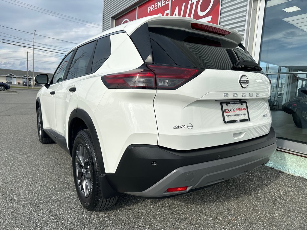 Nissan Rogue S AWD 2023 à Amos, Québec - 5 - w1024h768px