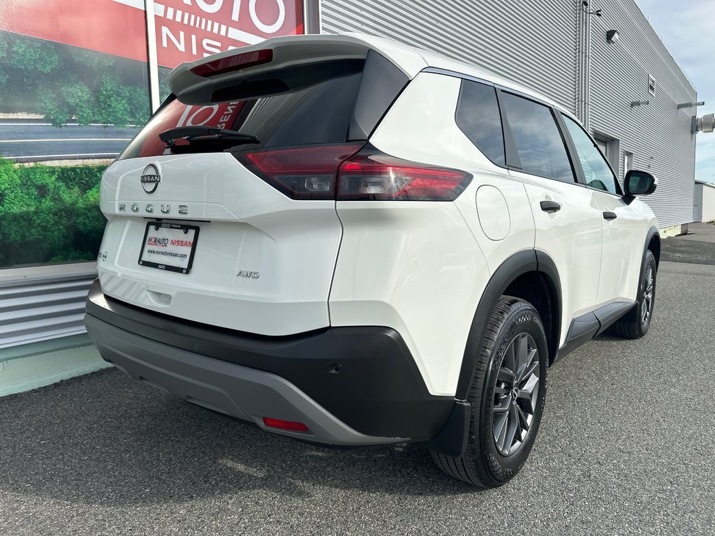 Nissan Rogue S AWD 2023 à Amos, Québec - 6 - w1024h768px
