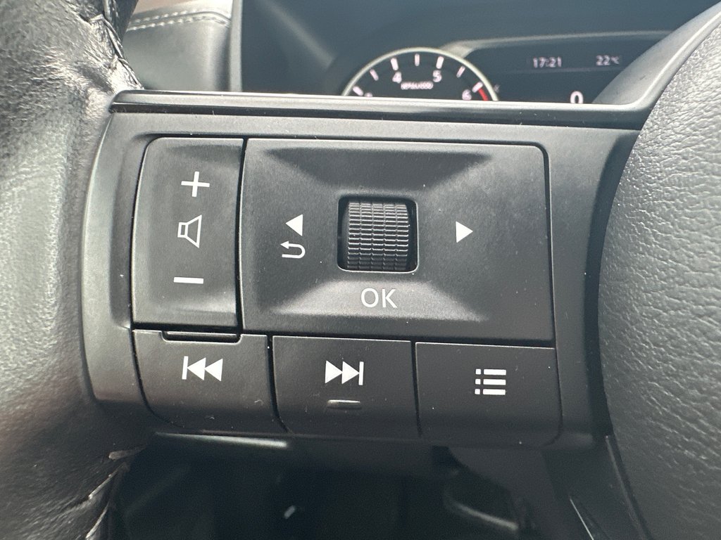 Nissan Rogue S AWD 2023 à Amos, Québec - 13 - w1024h768px