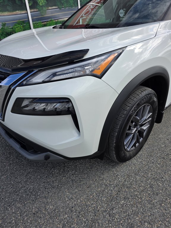 Nissan Rogue S AWD 2023 à Amos, Québec - 4 - w1024h768px