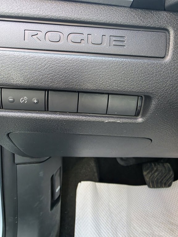 Nissan Rogue S AWD 2023 à Amos, Québec - 16 - w1024h768px