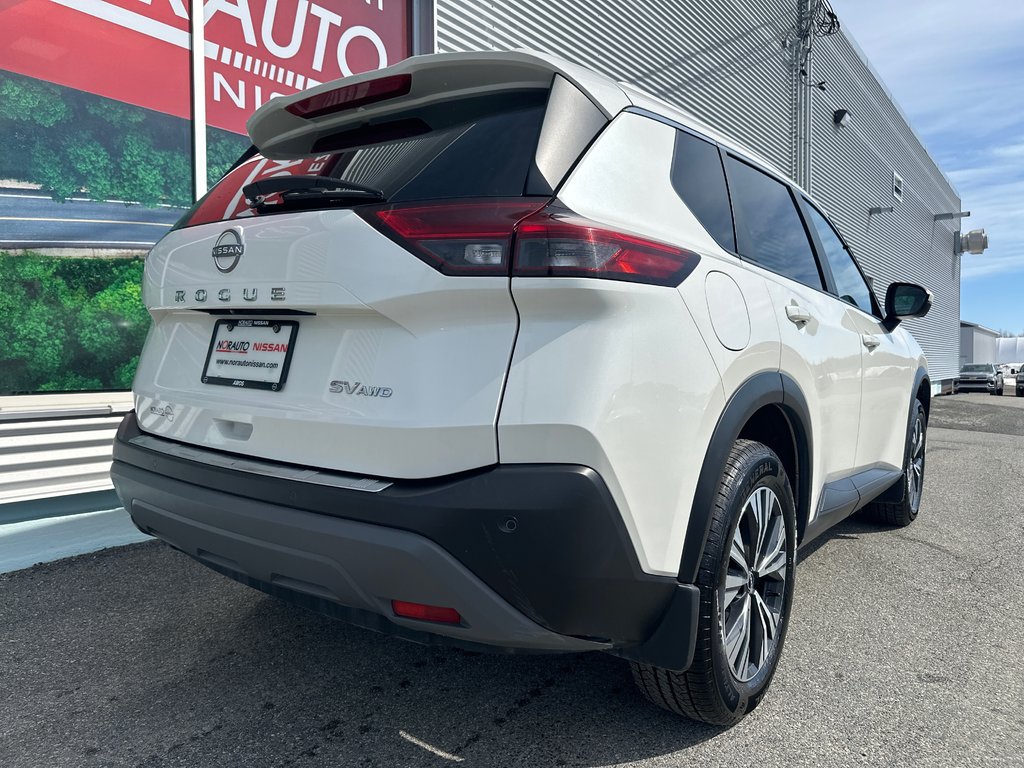 Nissan Rogue SV AWD 2023 à Amos, Québec - 6 - w1024h768px
