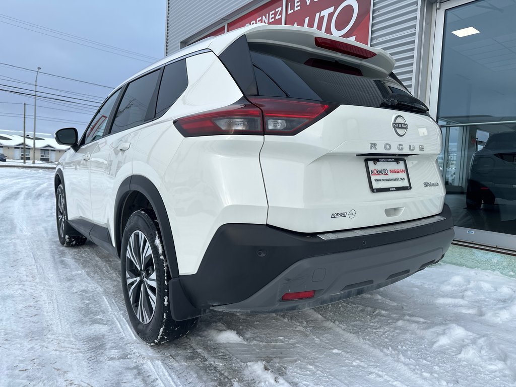 Nissan Rogue SV AWD 2023 à Amos, Québec - 5 - w1024h768px