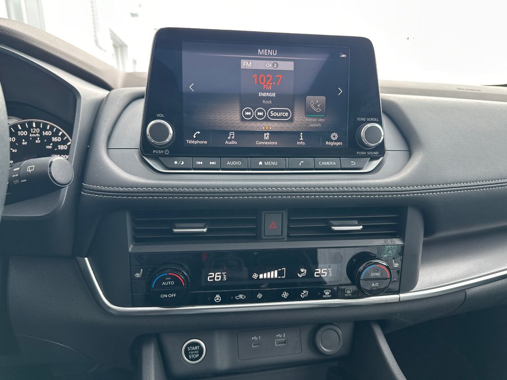Nissan Rogue SV AWD 2023 à Amos, Québec - 11 - w1024h768px