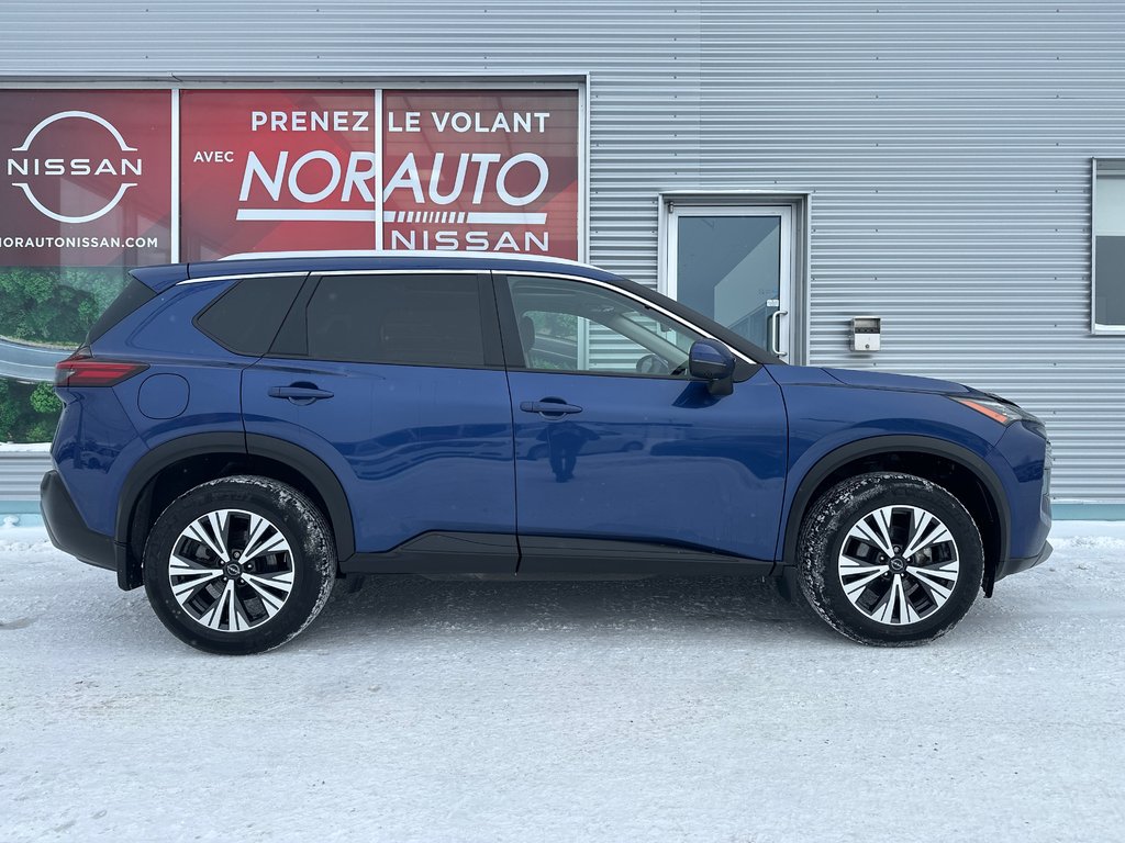 Nissan Rogue SV AWD 2023 à Amos, Québec - 4 - w1024h768px