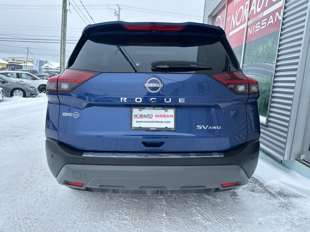 Nissan Rogue SV AWD 2023 à Amos, Québec - 8 - w1024h768px