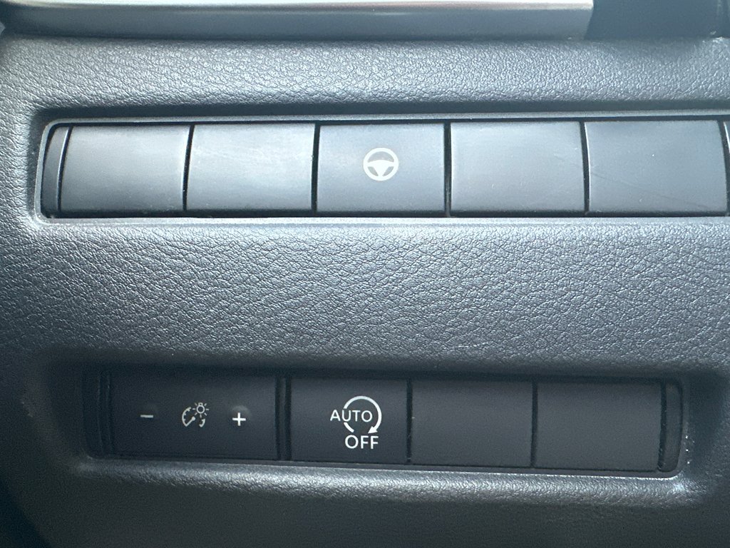 2023 Nissan Rogue SV AWD in Amos, Quebec - 15 - w1024h768px